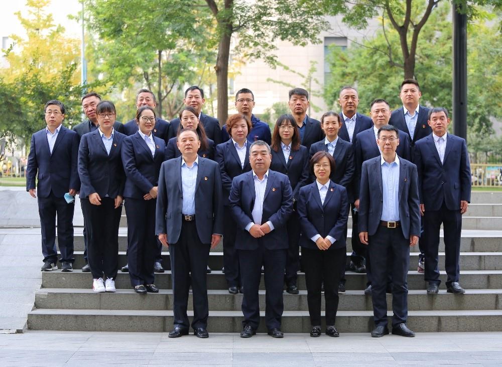 多元团队凝合力，同舟共济扬帆起